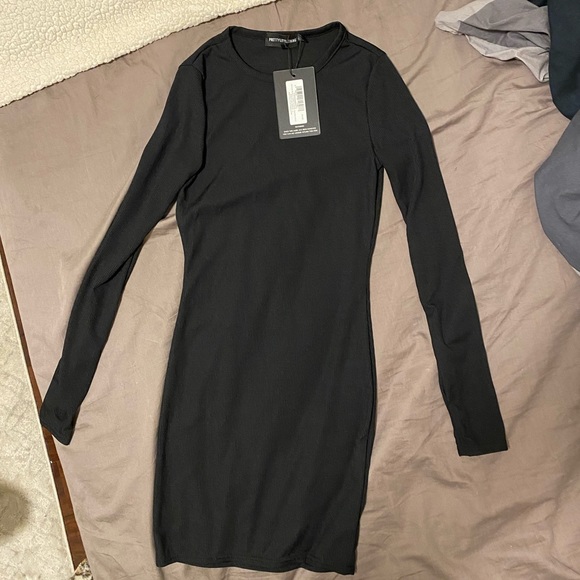 Pretty Little Thing Thumb Hole Long Sleeve Dress - Picture 2 of 3